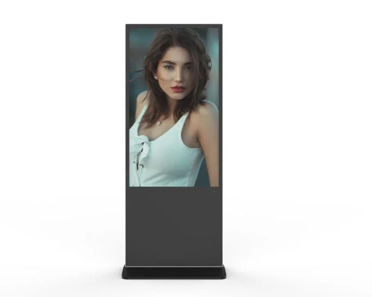 ตู้ Kiosk รุ่น KDS-003 ดีไซน์ทรงสูงสีดำตั้งพื้น แสดงผลภาพแนวตั้งบนหน้าจอขนาดใหญ่ในมุมมองด้านหน้าตรง